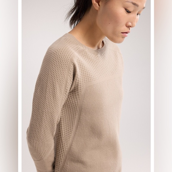 Arc’teryx Hallam Merino Wool Crew Neck Midlayer - Women’s XS Beige - Picture 3 of 7